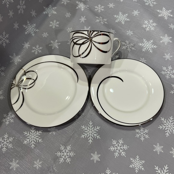 Kate, Spade cup & saucer and cake plate by Lennox. - Picture 3 of 5